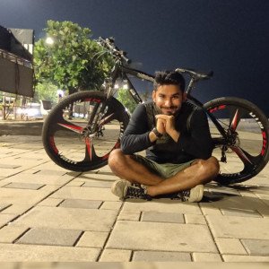 midnight-cycling-at-haji-ali