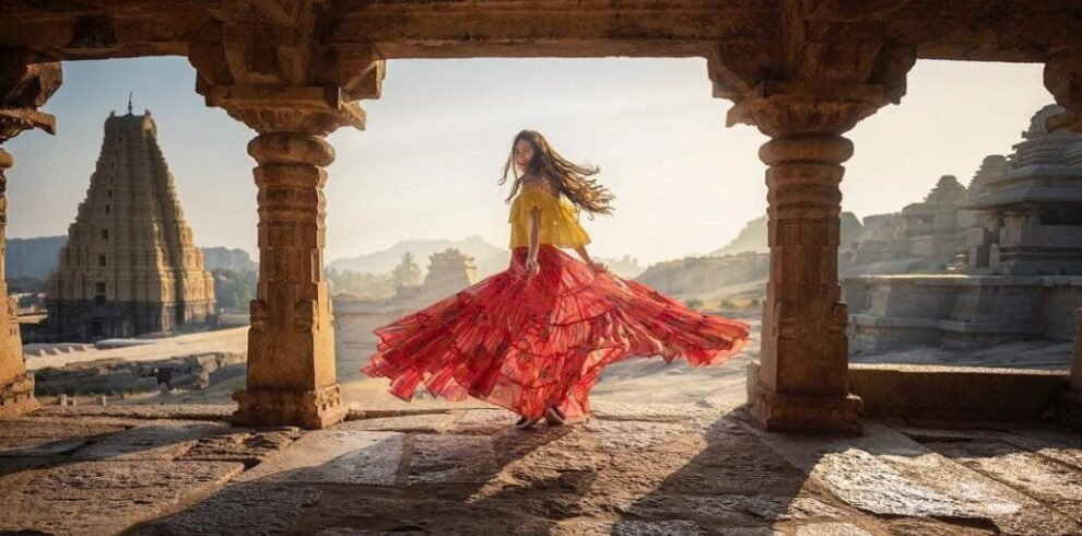 Enjoying In Beautiful Hampi Trip | Hikerwolf