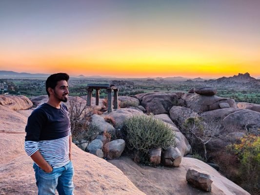 Boy Posing To Get Better View For Photograph_ Hmapi | Hikerwolf