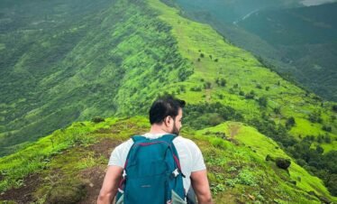 Trek to Garbett Plateau