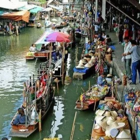 The bustling, beautiful markets of Bangkok _ Tales of a Ranting Ginger _ Thailand aesthetic